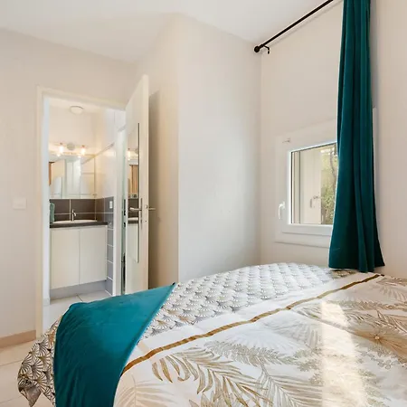 فيلة Soleil Levant With Terrace Near The